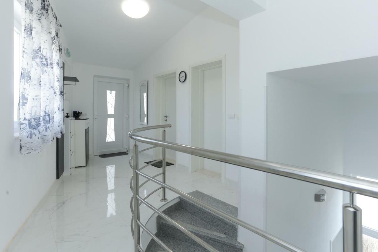 Villa Supuk Vinisce ภายนอก รูปภาพ